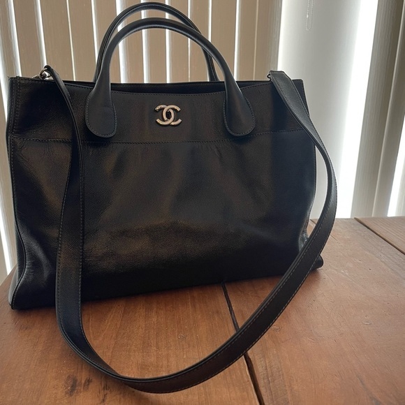 Chanel Black Caviar Leather Top Handle Executive Cerf Tote Bag - Picture 6 of 17